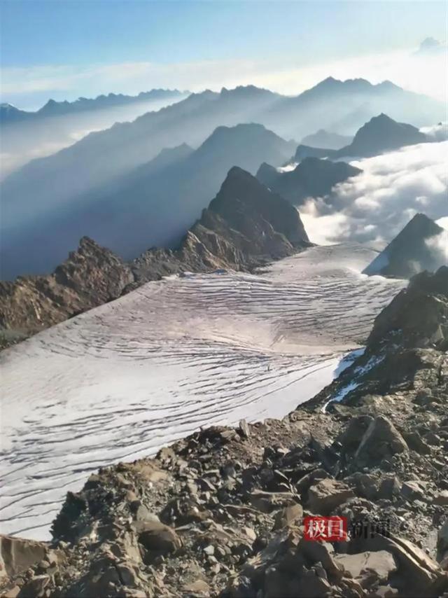 四川九龙县尼色峨雪山雪崩事件：登山者遇险，救援进行中  第2张