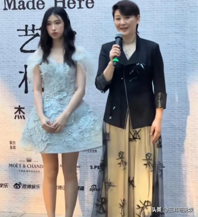 冯小刚徐帆领养女儿徐朵的成长故事：宠爱与感恩的完美结合  第2张