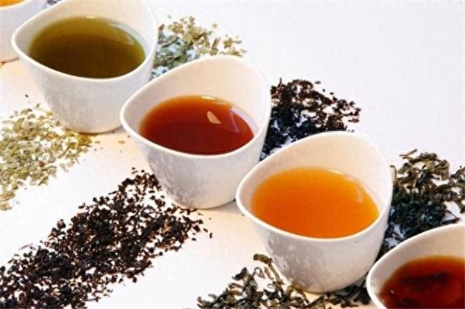 乌龙茶究竟属于红茶还是绿茶？解析其与红茶、绿茶的区别