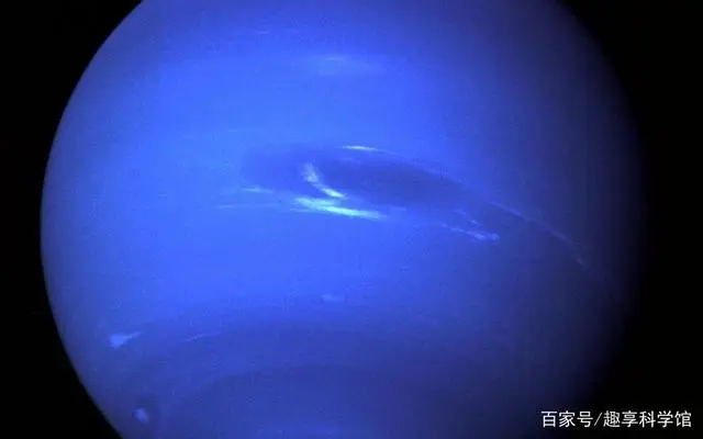 探索海王星：太阳系中最远且风速最大的神秘行星  第1张