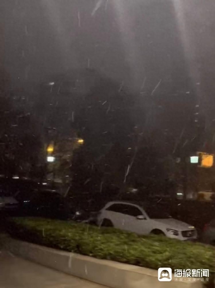 北京城区突降初雪：气象专家解析寒潮天气下的意外飘雪现象  第1张