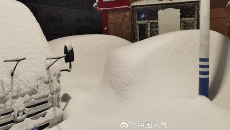 黑龙江省发布暴雪红色预警，鹤岗特大暴雪破历史纪录，交通逐步恢复  第4张