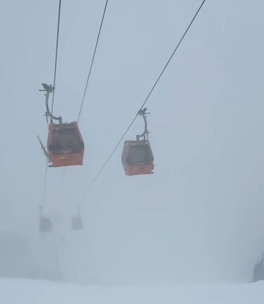 河北张家口太舞滑雪场缆车故障致游客高空被困，多人失温送医  第5张