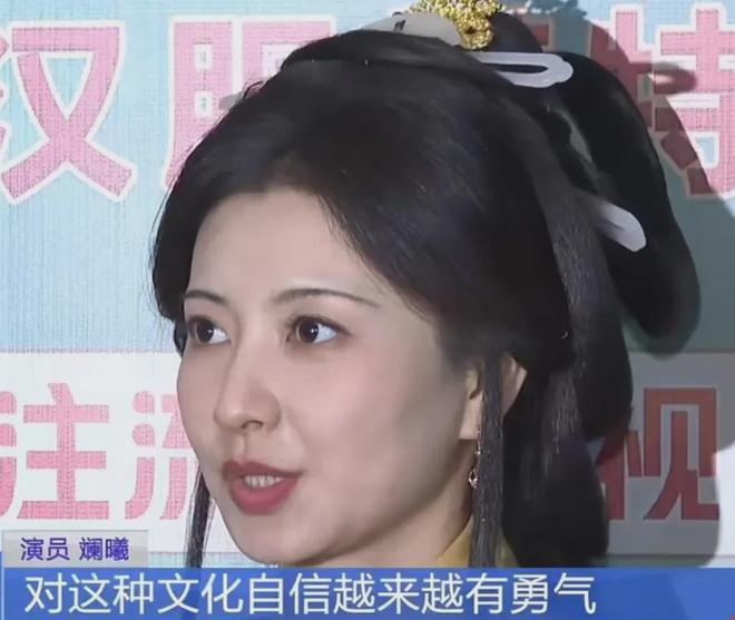 央视高清镜头下的娱乐圈腰部女明星：整容脸与原生脸的对比引发热议  第7张