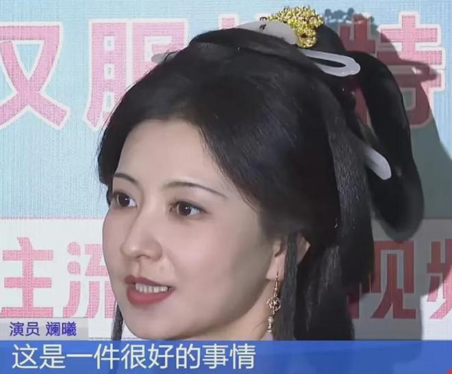 央视高清镜头下的娱乐圈腰部女明星：整容脸与原生脸的对比引发热议  第8张