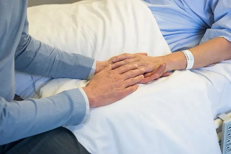 衰老如何摧毁人：一个家庭面对突发脑梗阻的真实故事  第6张