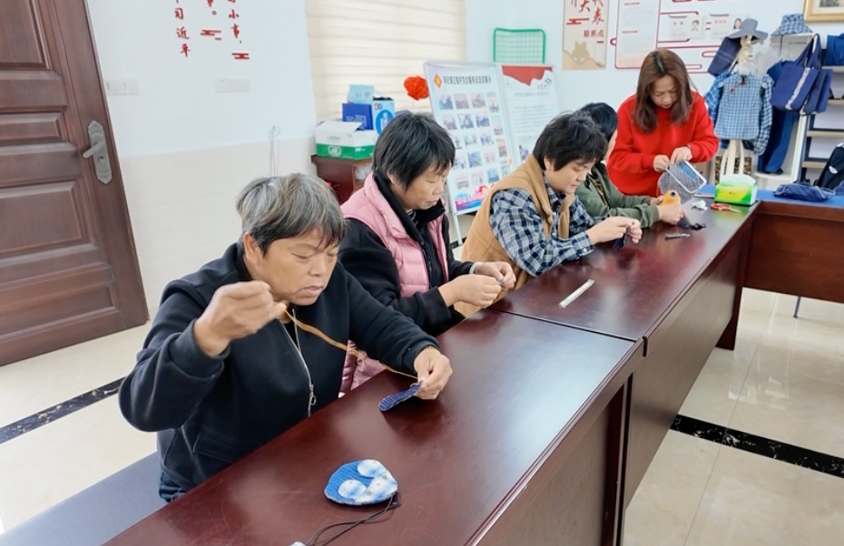 崇明土布文化传承：花情布艺姐妹微家巧手制作土布作品  第3张