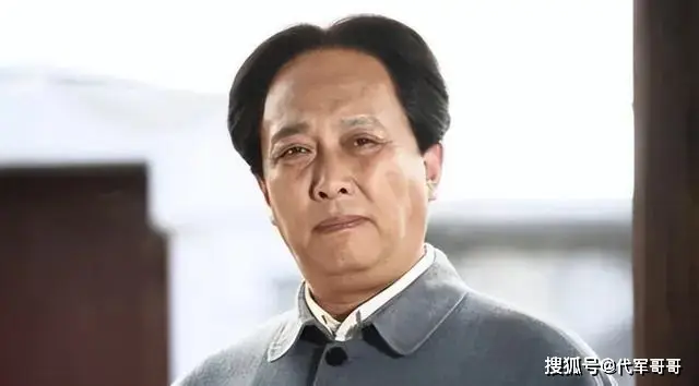 72岁唐国强近照曝光：岁月痕迹下的昔日帝王风采  第8张