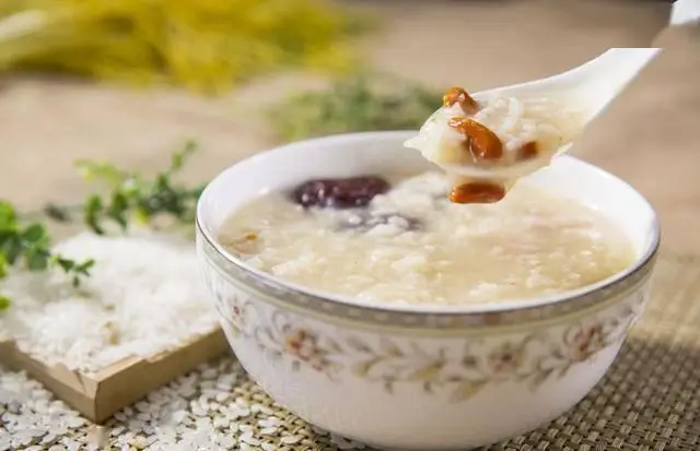 赵先生血糖偏高与早餐习惯有关，医生建议调整饮食结构  第2张