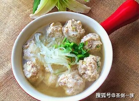 冬季营养食谱推荐：8道美味菜肴助您温暖过寒冬