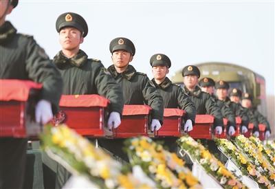 沈阳桃仙国际机场迎接志愿军烈士遗骸归国，祖国最高礼仪致敬英雄