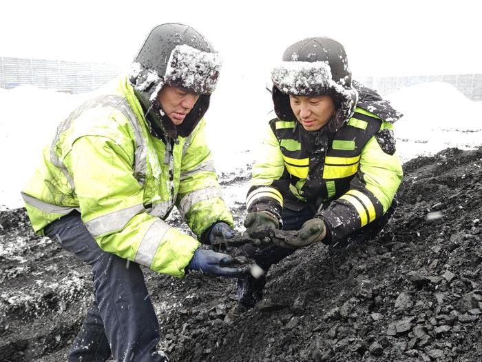 黑龙江大唐发电公司全力应对雨雪降温，保障能源安全稳定供应