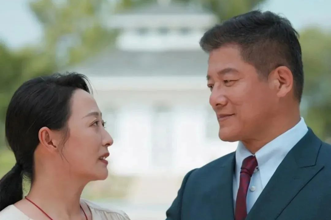 中老年甜宠短剧如龙卷风般爆火，闪婚五十岁引领新潮流  第5张