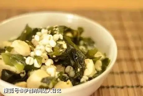 刘博文老师推荐：红萝卜芹菜汁等食疗方法助你祛除青春痘，让青春不留痘  第3张