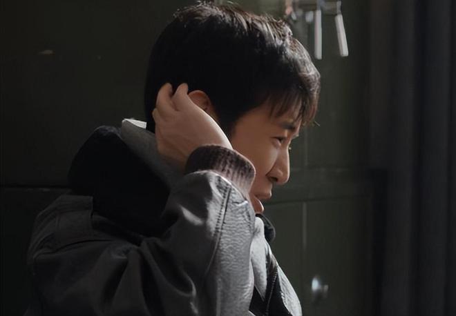 我是刑警:于和伟挑战年龄反差,从大学生到刑警的精彩演绎 第8张 我是刑警:于和伟挑战年龄反差,从大学生到刑警的精彩演绎 第8张