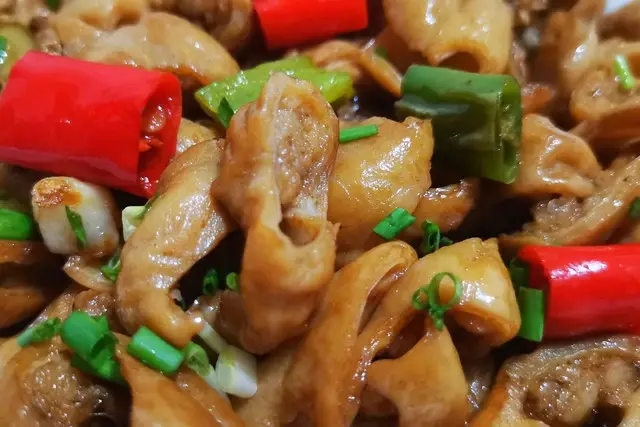 超越传统：科学猪大肠清洗方法，提升食材美味与安全  第1张
