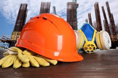 四川南充工地事故：模板断裂致工人坠落，多方赔偿35万元达成调解  第1张