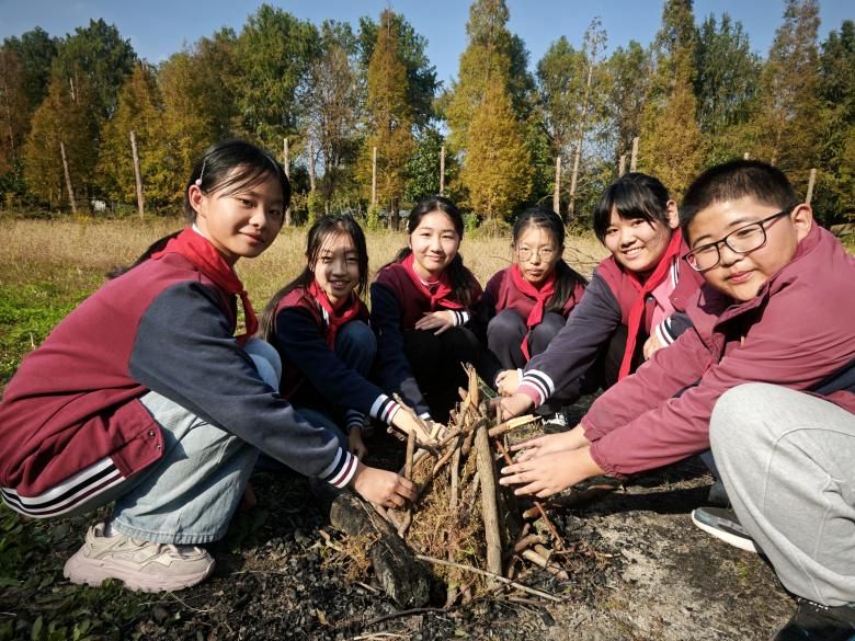 松江中小学学生秋日研学：探索科学奥秘，体验欢乐谷的奇妙之旅  第4张