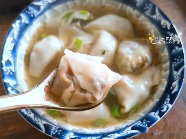 寒冬必备暖心早餐：荠菜馅馄饨，比饺子更暖和比面条更营养  第2张