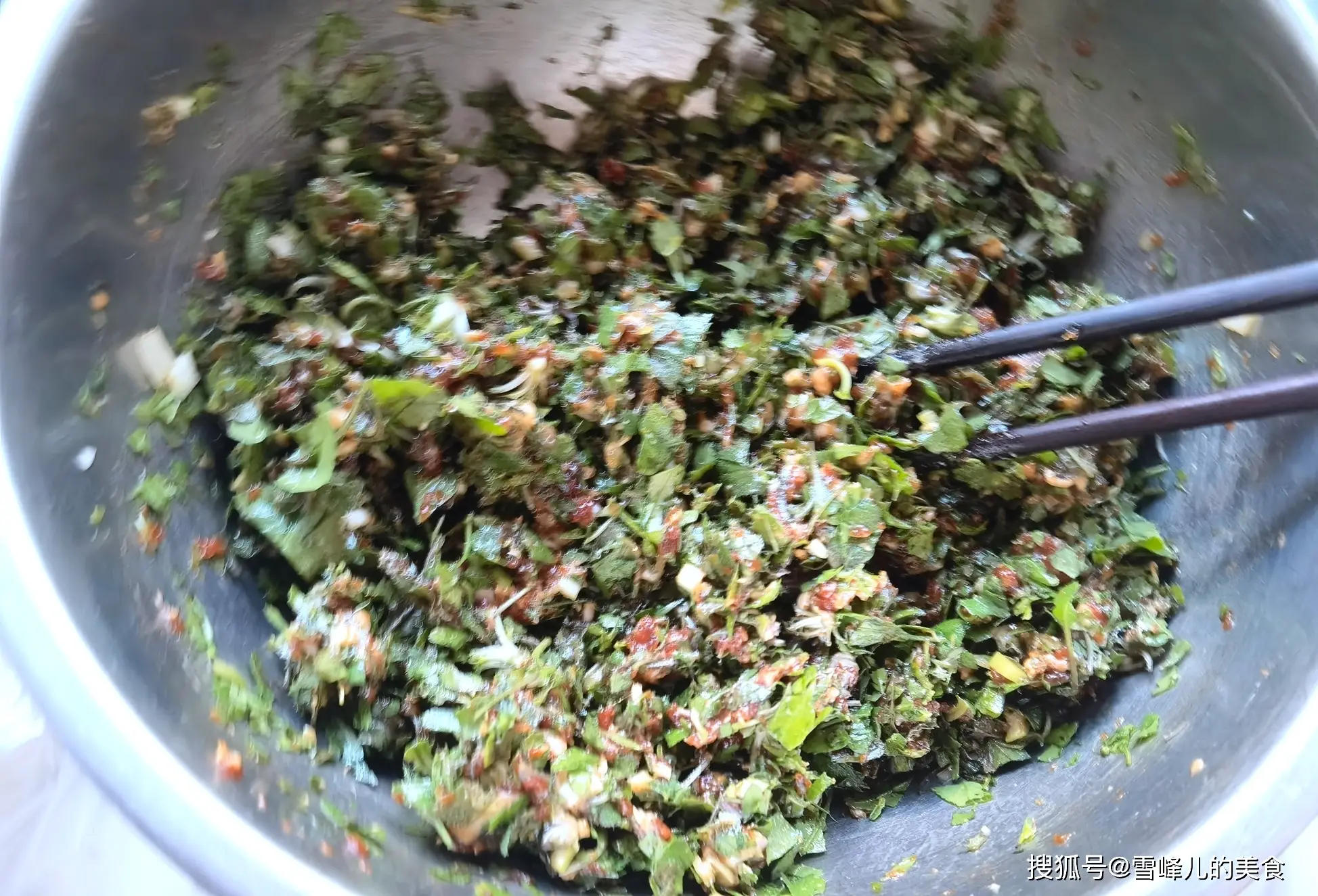 寒冬早餐首选：荠菜馅馄饨，比饺子更暖和比面条更营养，热乎乎吃一碗浑身舒畅  第5张