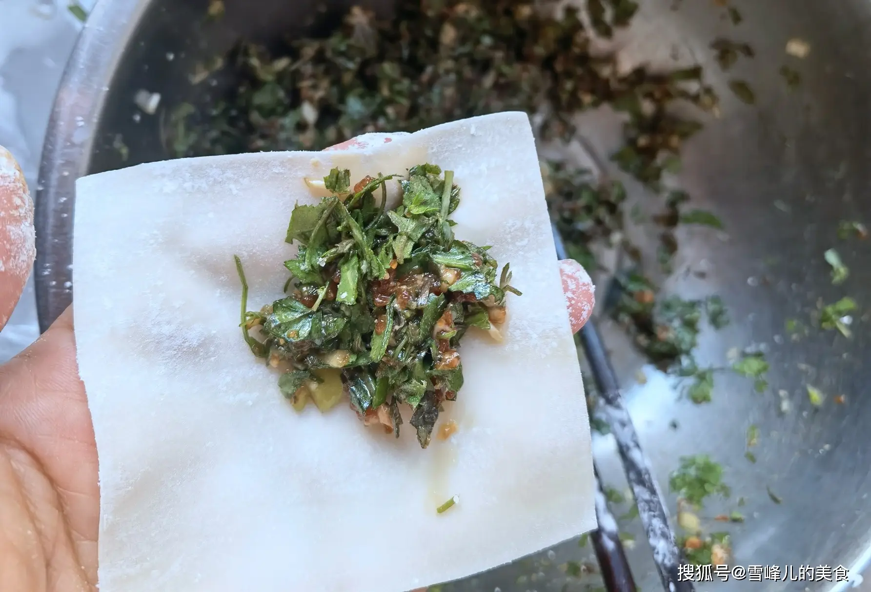 寒冬早餐首选：荠菜馅馄饨，比饺子更暖和比面条更营养，热乎乎吃一碗浑身舒畅  第6张