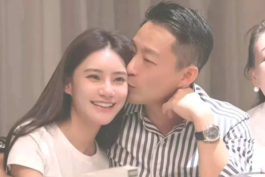 大S与汪小菲离婚后各自闪婚，具俊晔刺青婚戒，汪小菲晒新婚证  第9张