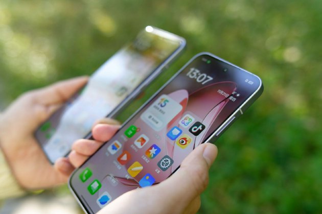 OPPO Reno13系列发布：铝合金中框与iPhone同款，颜值与性能并存  第5张
