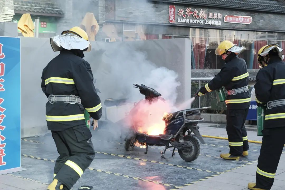 打浦桥街道举办第五届消消乐杯消防运动会，提升社区消防安全意识  第11张