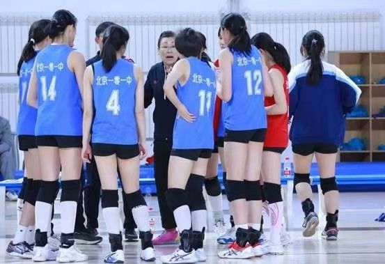 北京女排混搭阵容在青少年三大球运动会中斩获第五名，体校生与高中生共同创造奇迹  第4张