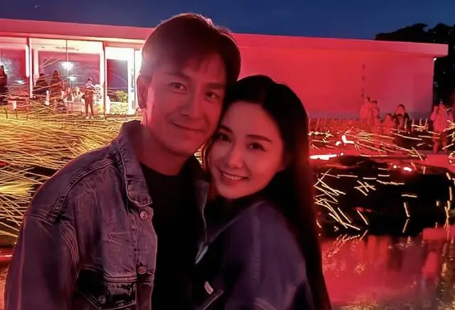 汤洛雯婚后工作骤减引猜测，现身好友面包店开业或暗示怀孕传闻  第5张