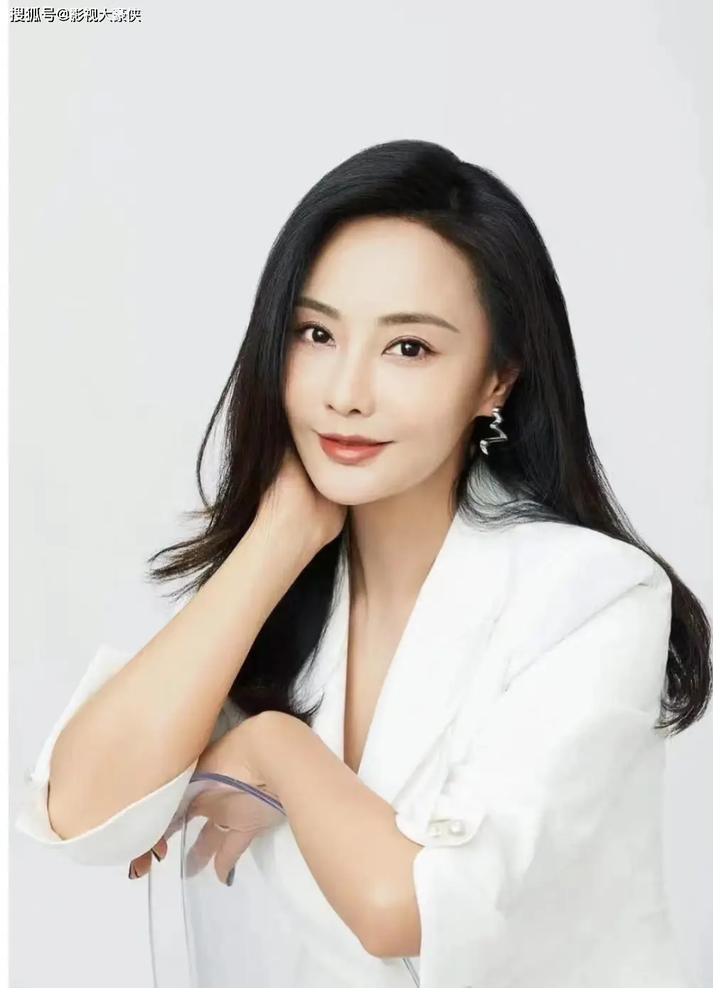 马雅舒爱女11岁生日惊艳众人，浓眉大眼遗传老爸基因，与吴奇隆离婚15年后终成人生赢家  第2张