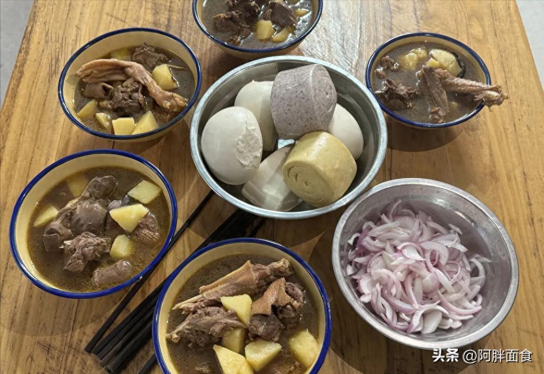 小麦收完等雨种玉米，菜地浇水忙不停，端午节美食大讨论