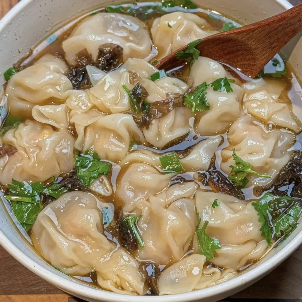 揭秘私房小馄饨制作方法：猪肉胡萝卜玉米馅料，传统美食的独特魅力  第2张