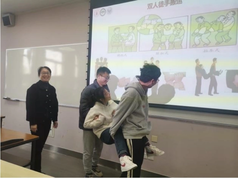 四川大学健康管理通识课程：学生互动辩论肥胖管理，课程评价全校第一  第1张